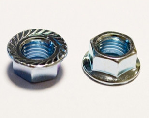 Matice unašeče rozety M10x1,25mm DUCATI 748 SP (95-98) rok 95-97